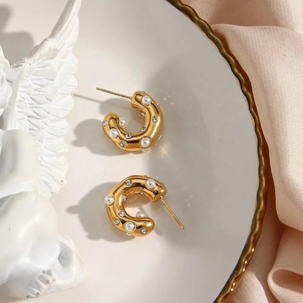 Hoop & Pearl earrings